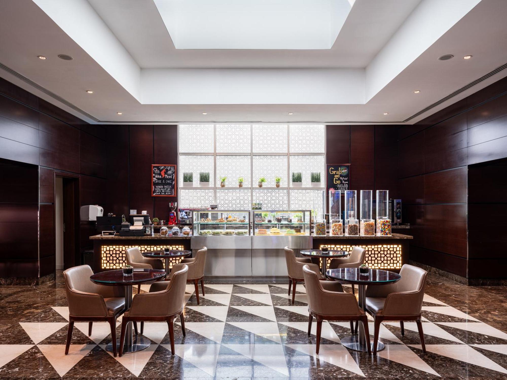 Four Points By Sheraton Sharjah Esterno foto