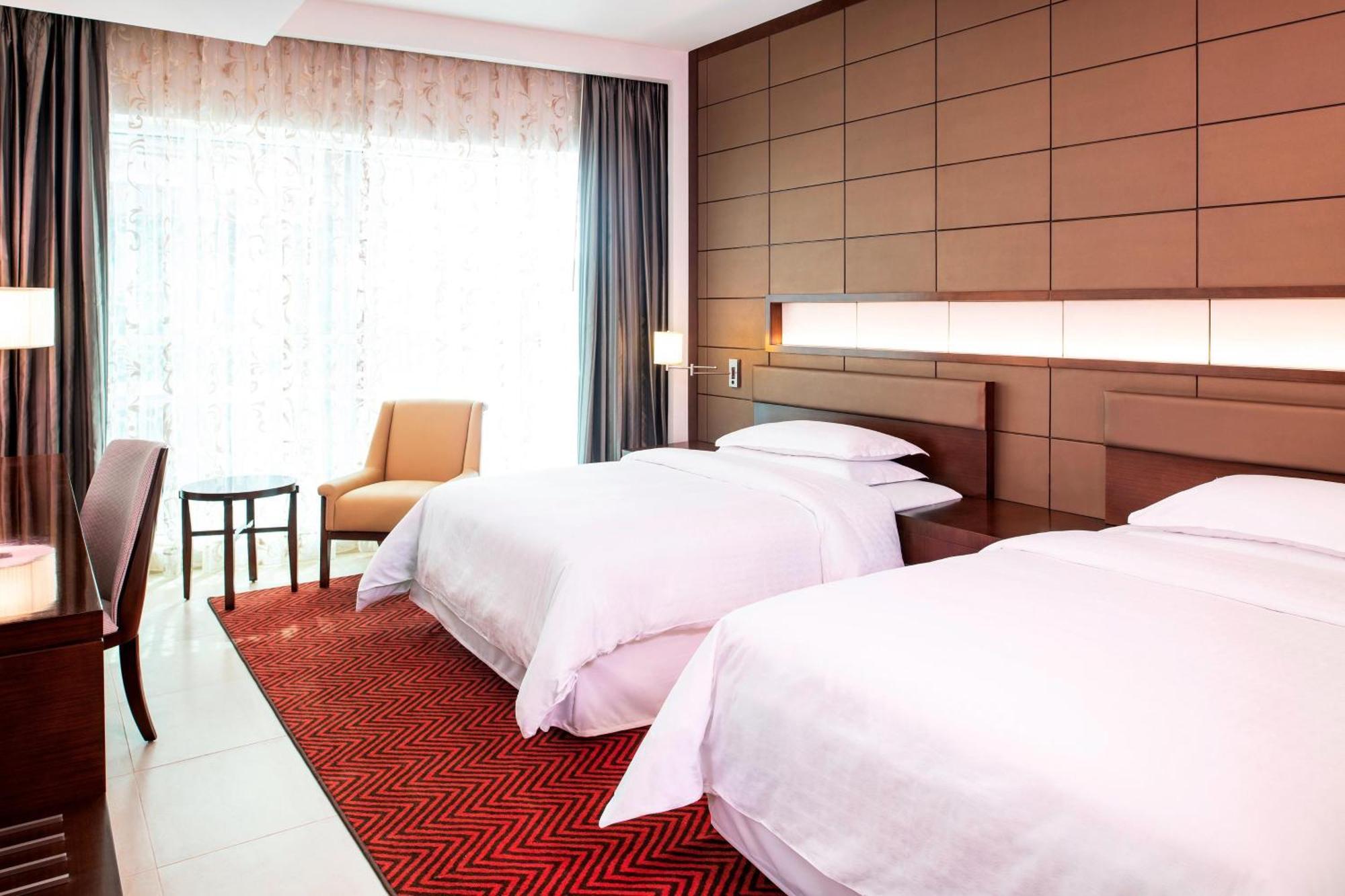 Four Points By Sheraton Sharjah Esterno foto