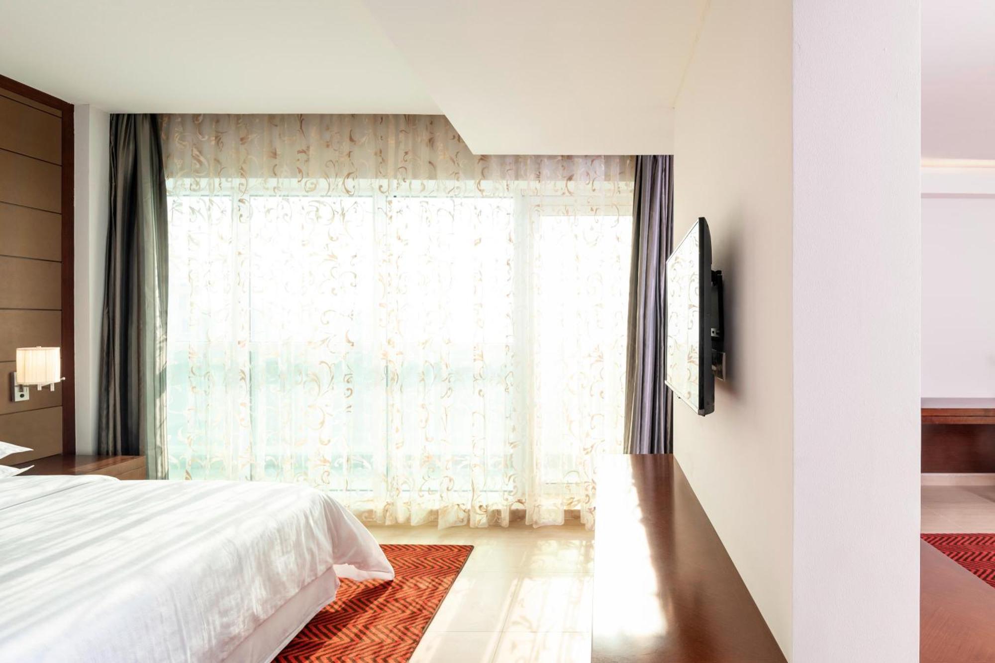 Four Points By Sheraton Sharjah Esterno foto
