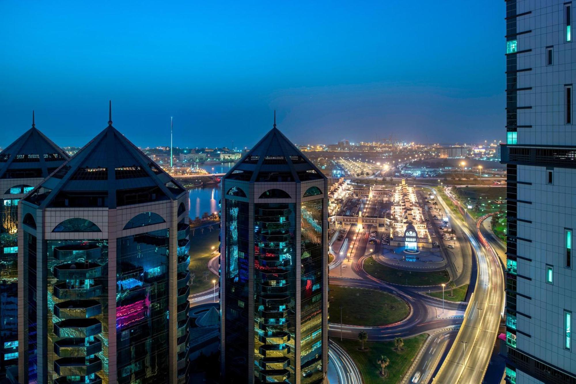Four Points By Sheraton Sharjah Esterno foto