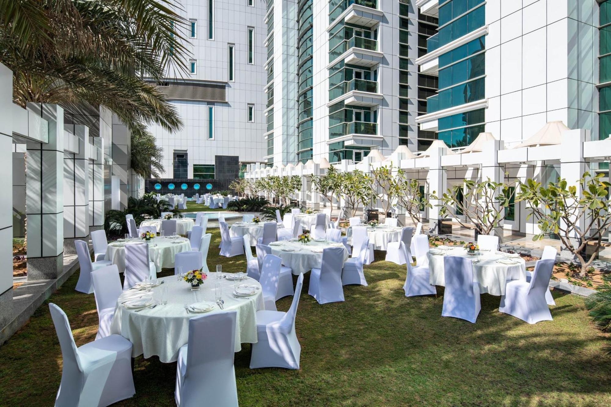 Four Points By Sheraton Sharjah Esterno foto