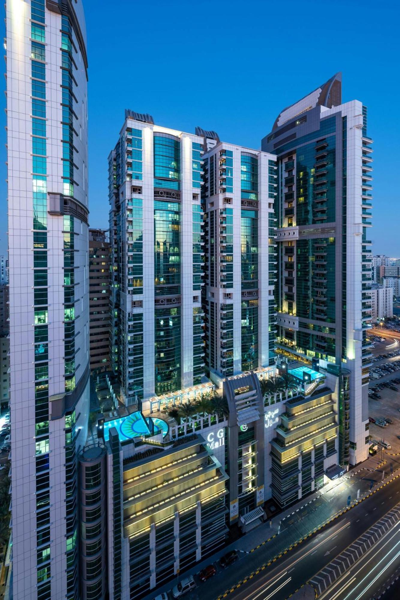 Four Points By Sheraton Sharjah Esterno foto